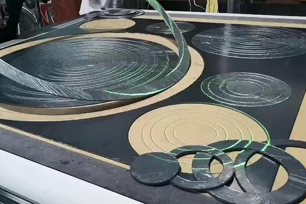 틈막이 CNC 절단기 기능