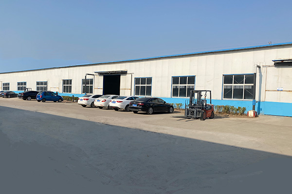 기계는 공장을 떠나기 전에 어떤 테스트를 거쳤습니까?